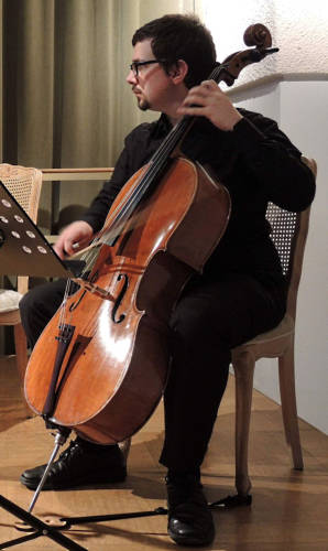 Thomas Chigioni al violoncello